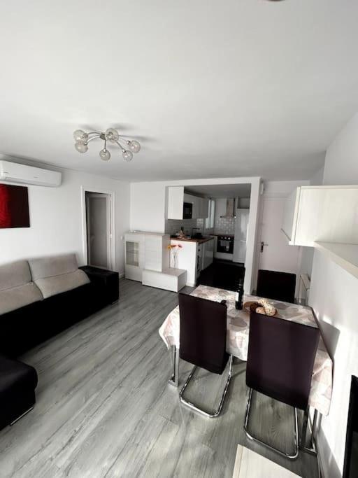 Precioso Apartamento En La Playa Barcelona 카브레라 데 마르 외부 사진